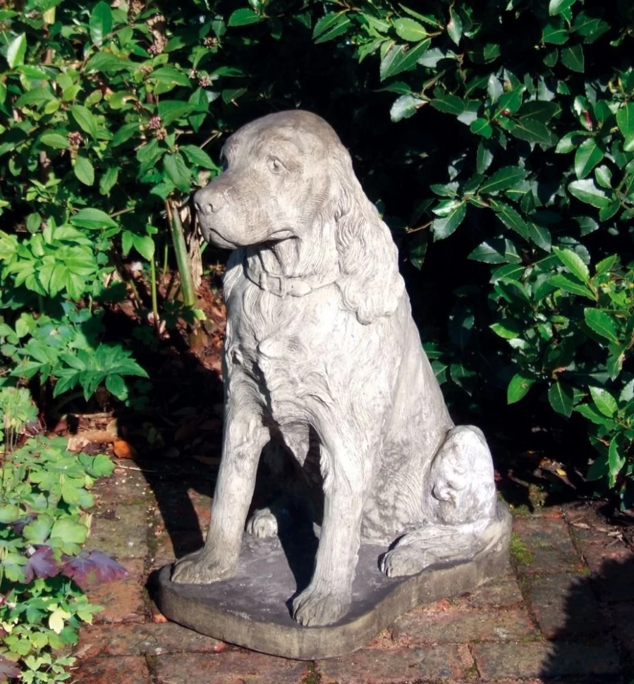 "English Springer Spaniel Stone Garden Statue – Handcrafted Outdoor Sculpture by STATUES & SCULPTURES"