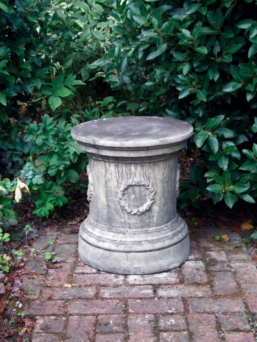 "STATUES & SCULPTURES Laurel Round Column Stone Garden Pedestal for Outdoor Decor"