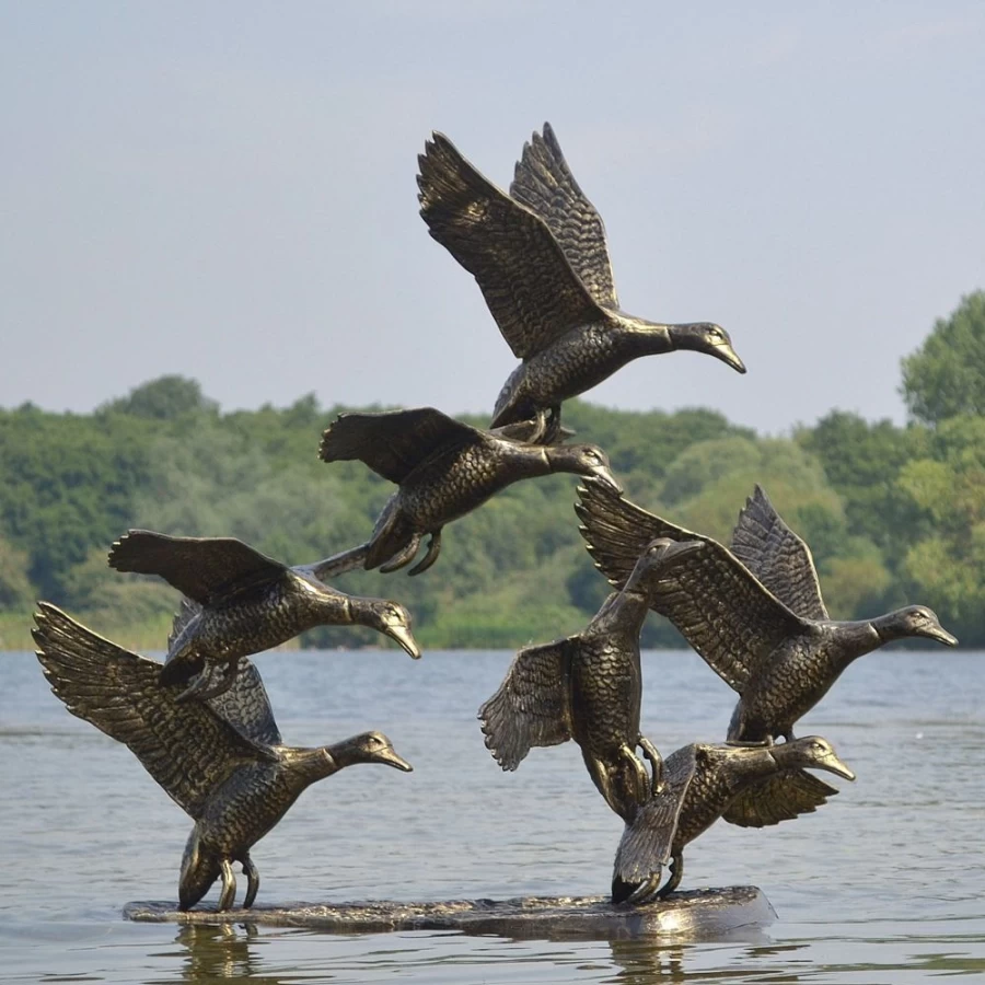 "Life-Size Bronze Duck Flight Garden Statue – STATUES & SCULPTURES Outdoor Decor"