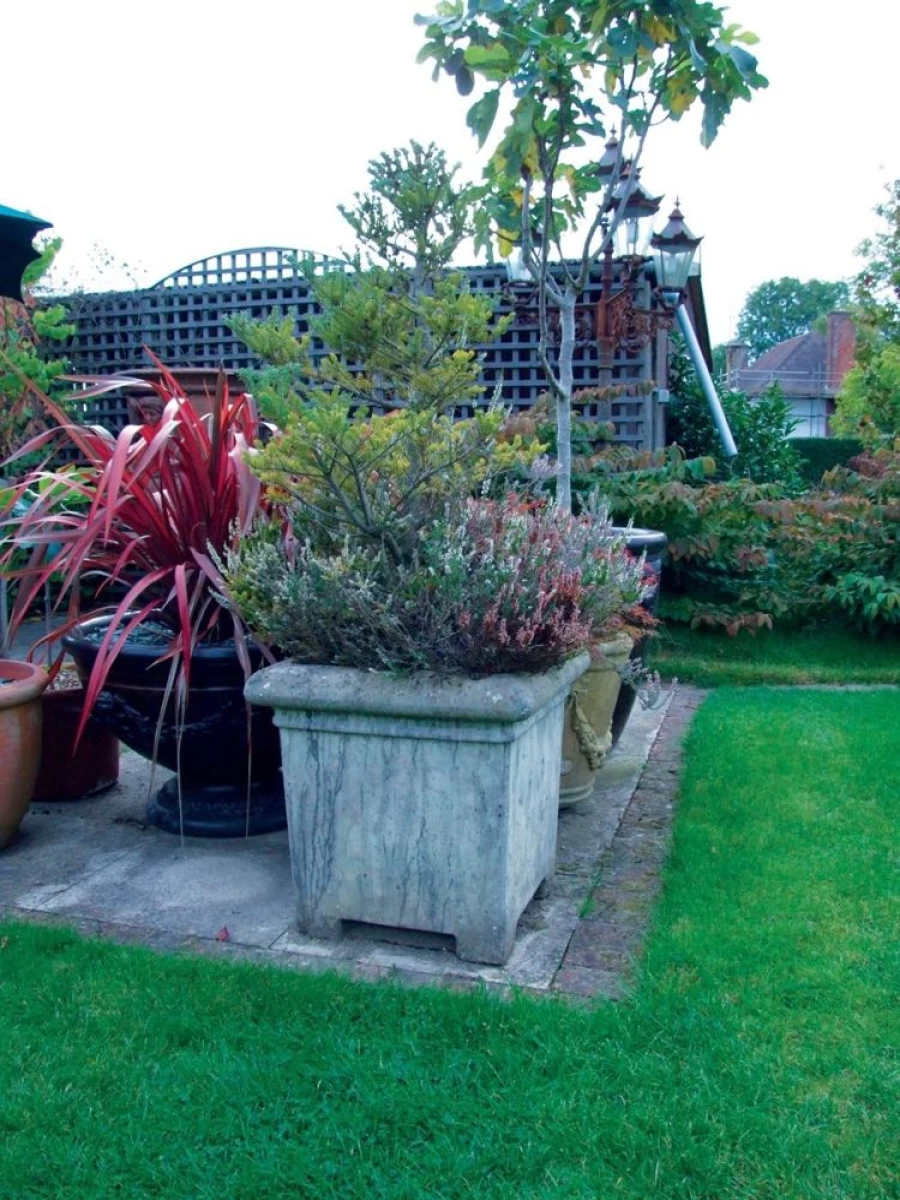 "STATUES & SCULPTURES Grand Square Stone Outdoor Garden Planter – Durable Decorative Plant Box"