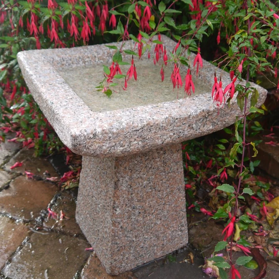 "STATUES & SCULPTURES Quadrate Natural Granite Bird Bath for Garden Outdoor Decor"