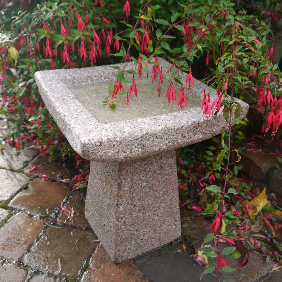 "STATUES & SCULPTURES Quadrate Natural Granite Bird Bath for Garden Outdoor Decor"