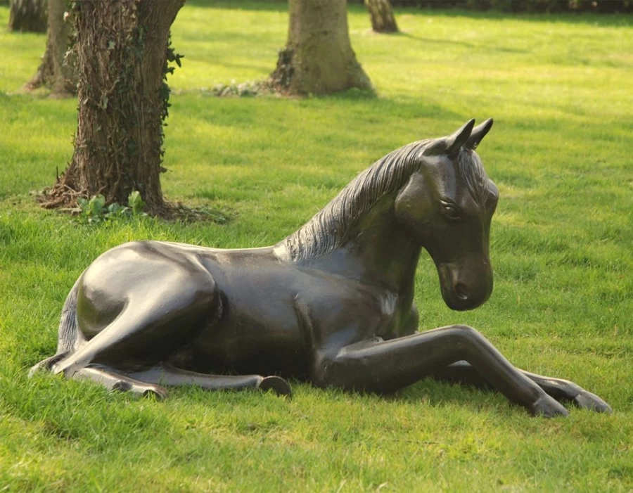 "Lifesize Bronze Foal Statue for Garden – Realistic Laying Horse Sculpture by STATUES & SCULPTURES"