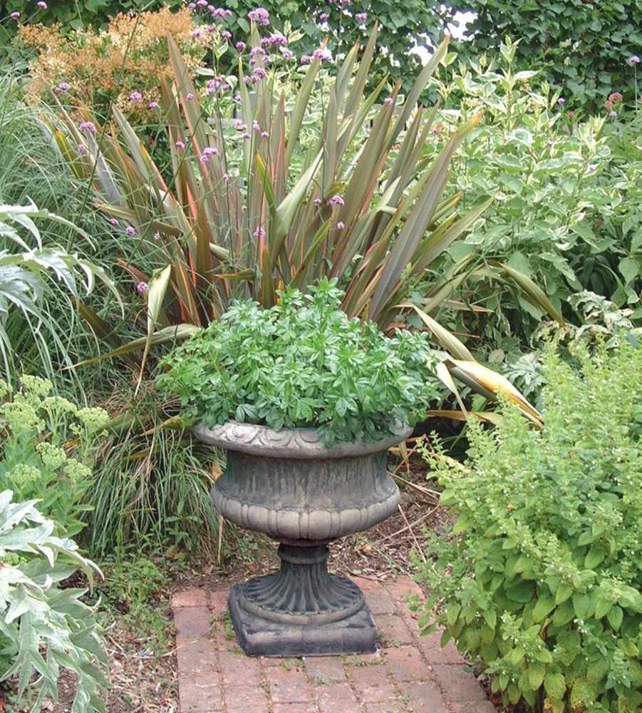 "STATUES & SCULPTURES Derbyshire Stone Vase - Outdoor Garden Planter for Patio Decor"