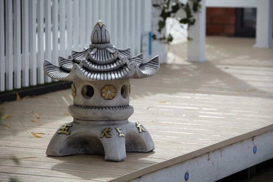 "Authentic Japanese Triple Tier Pagoda Stone Garden Statue – Handcrafted Outdoor Decor"