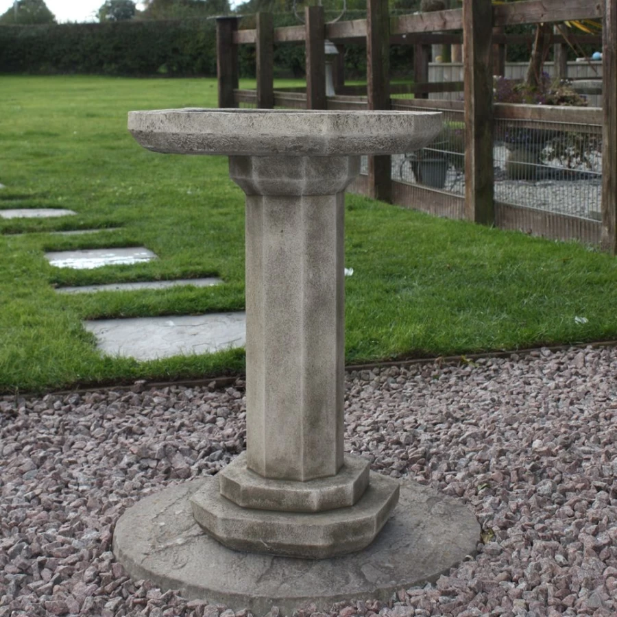 "STATUES & SCULPTURES Balmoral Stone Outdoor Bird Bath for Garden Decor"