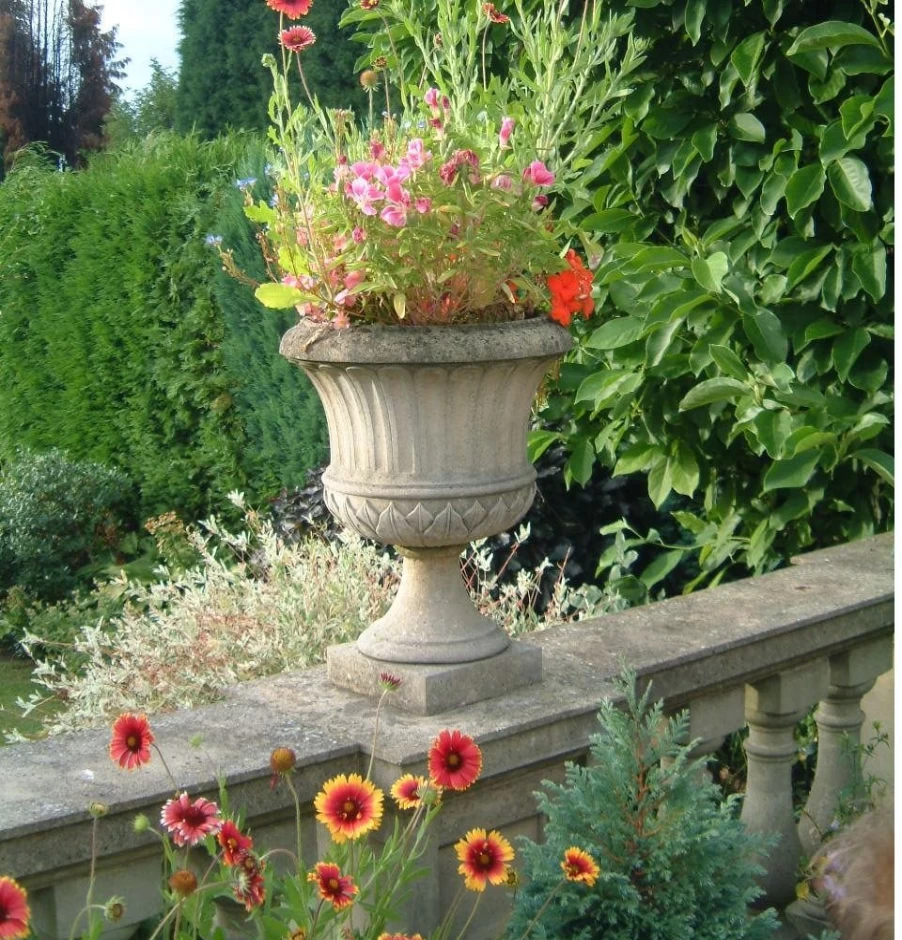 "Kensington Stone Urn Planter - STATUES & SCULPTURES Garden Decor for Outdoor Planting"