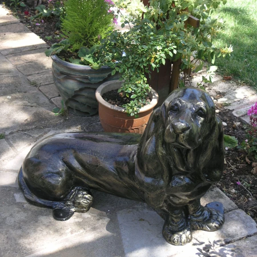 "Bassett Hound Bronze Garden Statue - Outdoor Dog Sculpture by STATUES & SCULPTURES"