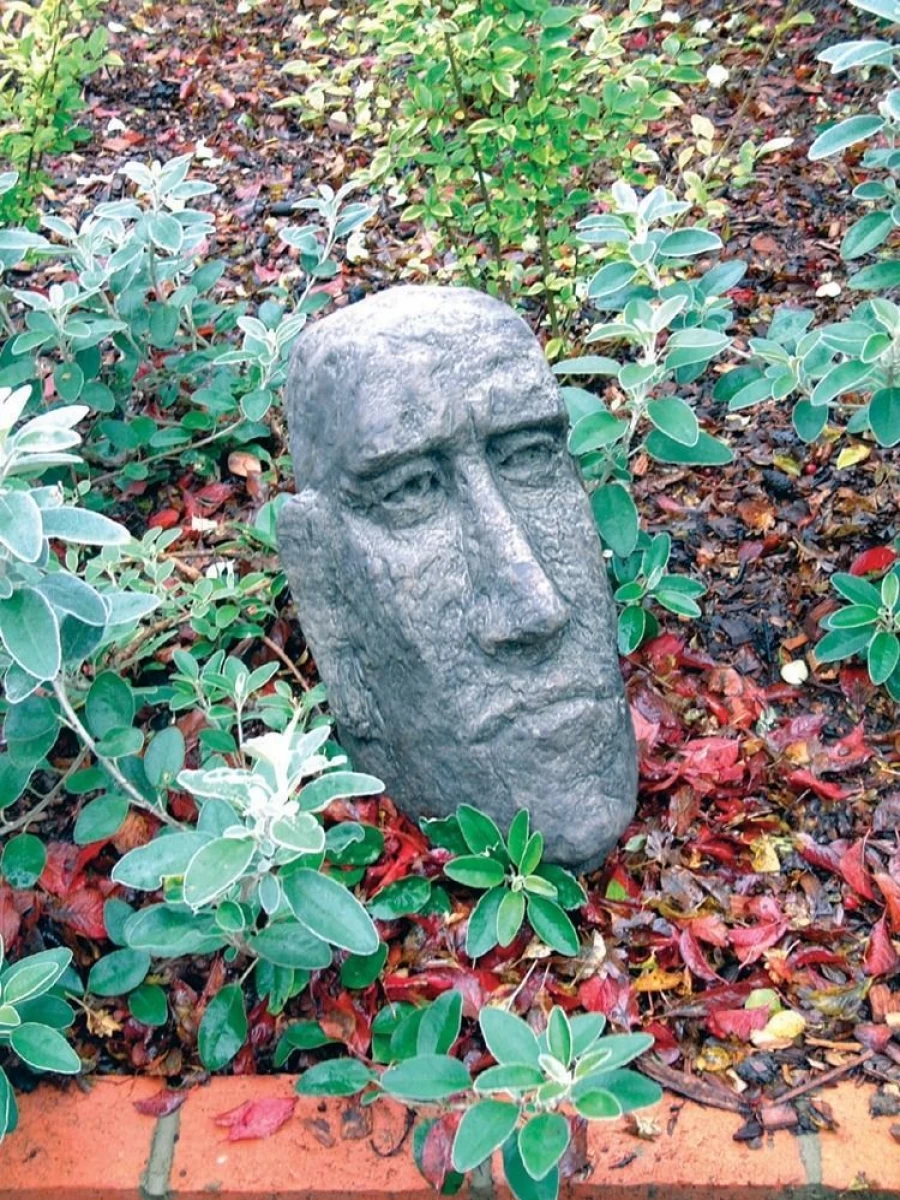 "Moai Easter Island Statue 39cm - Handcrafted Stone Garden Decor by STATUES & SCULPTURES"