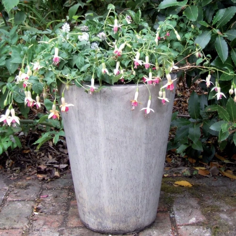 "STATUES & SCULPTURES Long Tom Vase - Stone Garden Planter for Outdoor Decor"