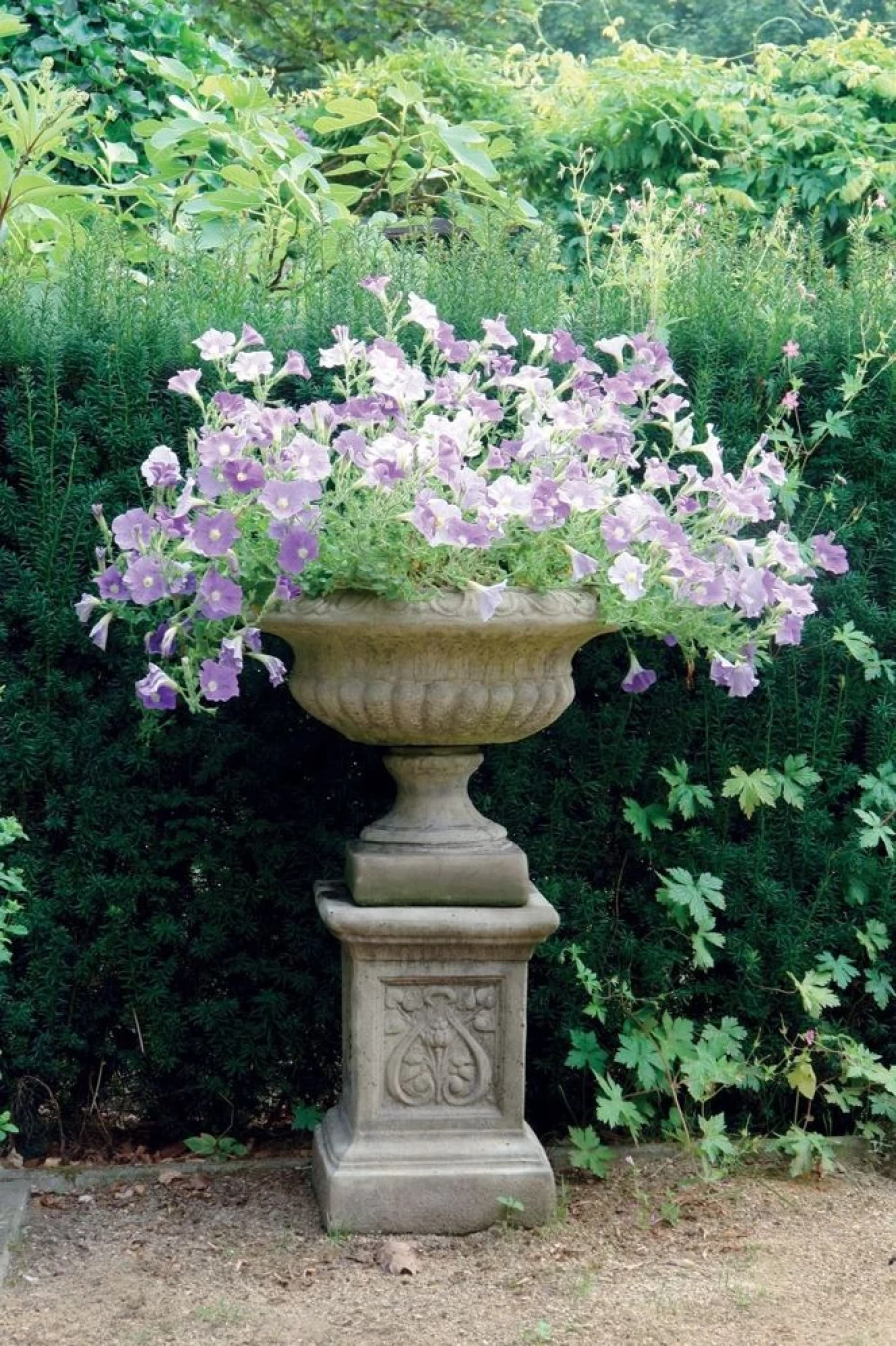 "STATUES & SCULPTURES Victorian Style Pedestal Garden Planter - Medium Stone Outdoor Decor"