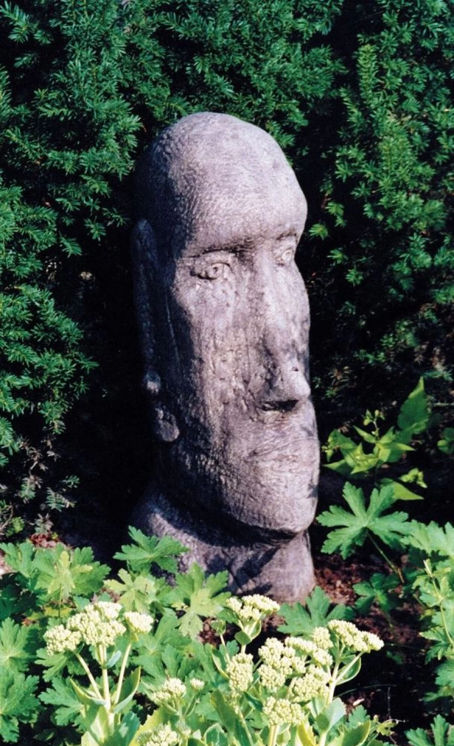 "Moai Statue Easter Island Head Garden Sculpture Outdoor Decor Stone Ornament"