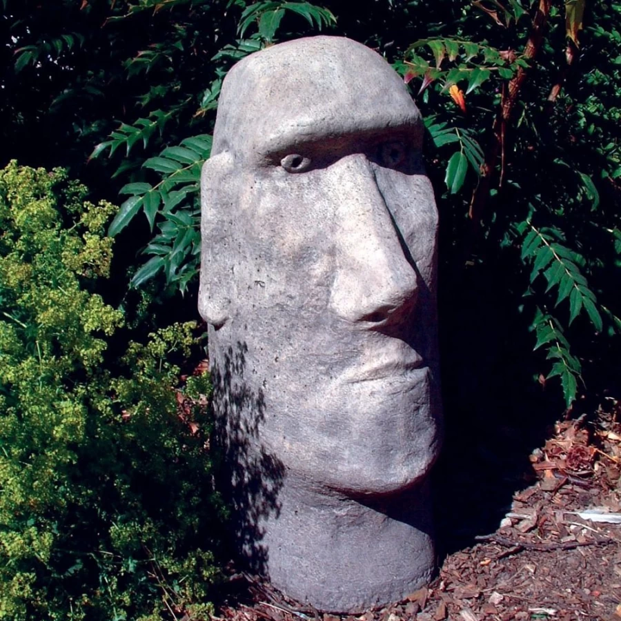 "Moai Statue Easter Island Replica - Handcrafted Stone Garden Sculpture for Outdoor Decor"