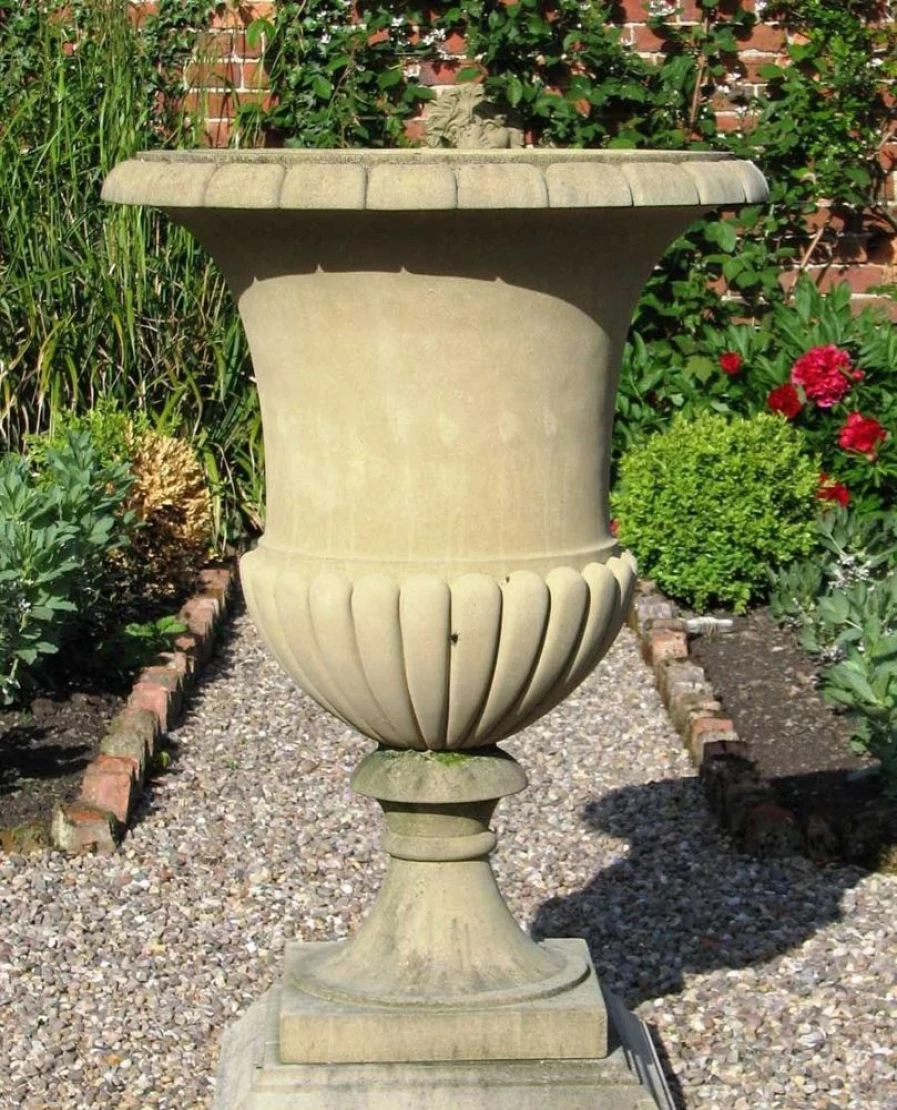 "STATUES & SCULPTURES Artemis Stone Vase - Handcrafted Garden Planter for Outdoor Decor"