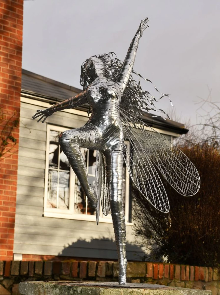 "STATUES & SCULPTURES Elvina Fairy Garden Sculpture - Elegant Metal Wire Art for Outdoor Decor"