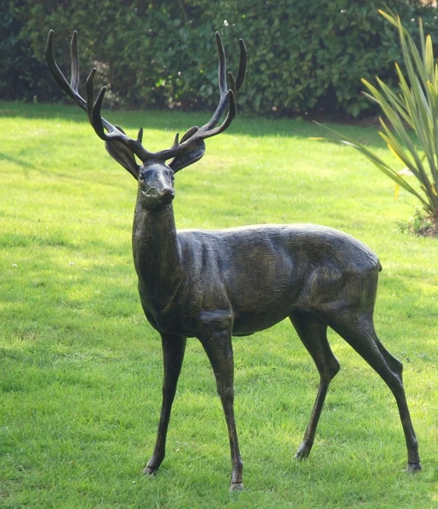 "Life-Size Bronze Stag and Doe Garden Statues by STATUES & SCULPTURES – Wild Animal Sculpture for Outdoor Decor"