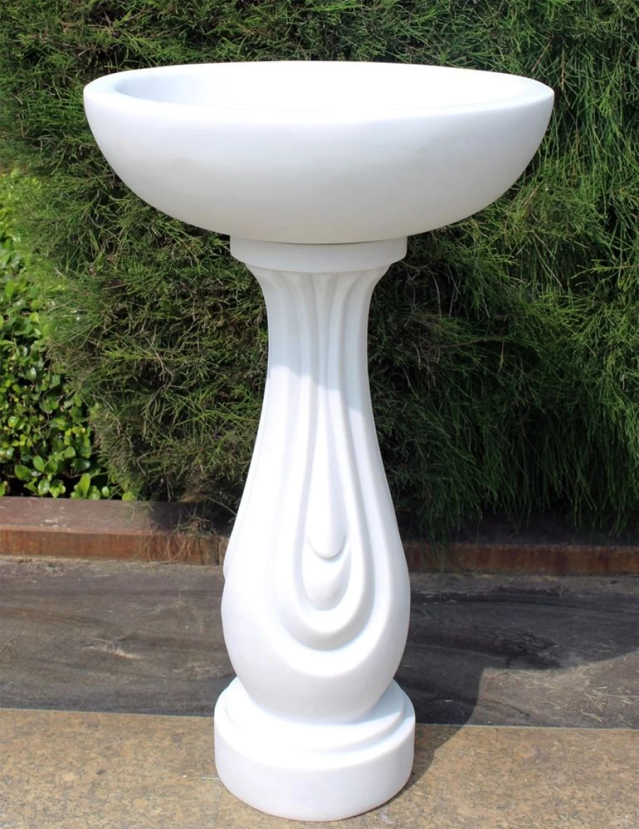 "STATUES & SCULPTURES Redmire Modern Marble Resin Bird Bath for Garden Decor"