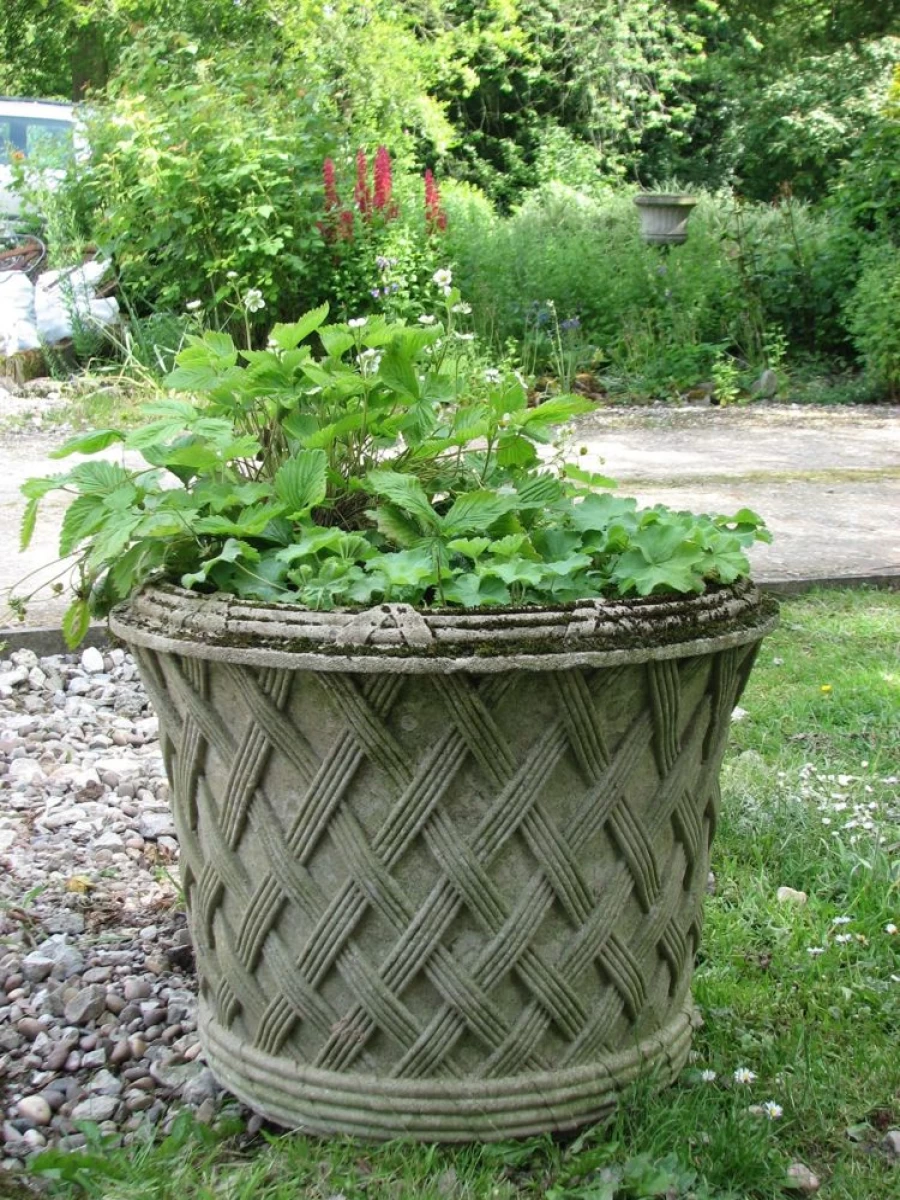 STATUES & SCULPTURES Jardinier 45Cm Stone Basket Weave Planter for Outdoor Garden Decor