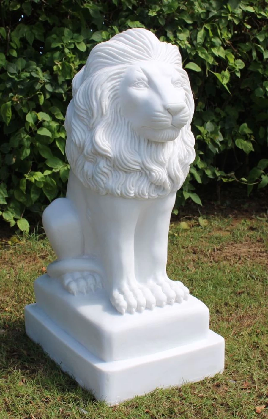 "STATUES & SCULPTURES Classic Lion Garden Statue - 71Cm Handcrafted Marble Resin Outdoor Decor"