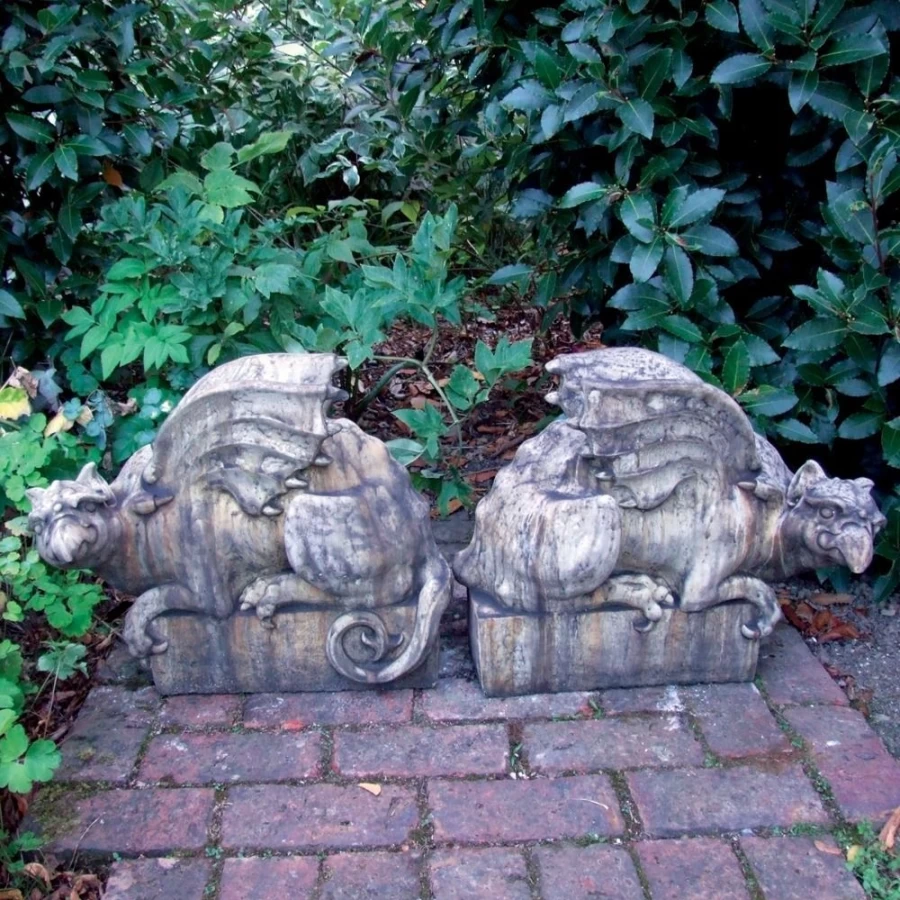 Gothic Griffin Statue - Handcrafted Stone Garden Sculpture for Outdoor Decor
