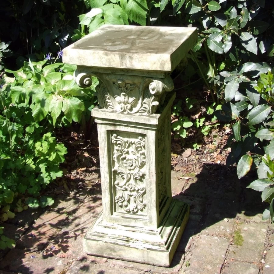 "STATUES & SCULPTURES Rocco Stone Column Pedestal for Garden Decor"
