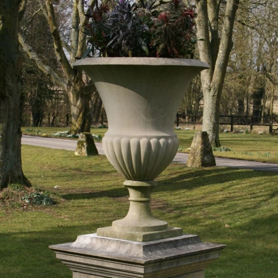 "STATUES & SCULPTURES Verona Stone Vase - Handcrafted Garden Planter for Outdoor Decor"