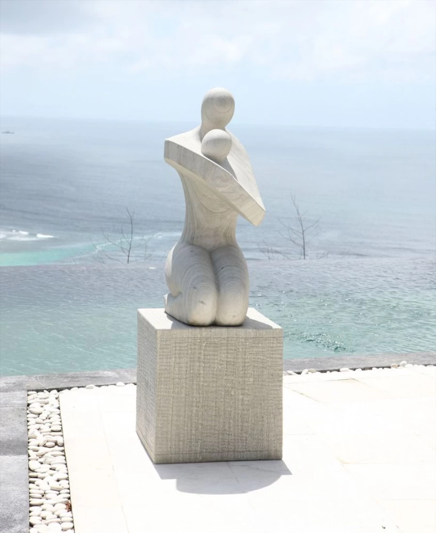 "STATUES & SCULPTURES Modern Stone Garden Statue for Loved Ones – Elegant Outdoor Decor"